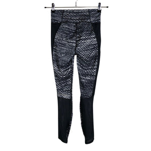Naisten Under Armour - Urheilutrikoot, koko 34 - Musta (2)