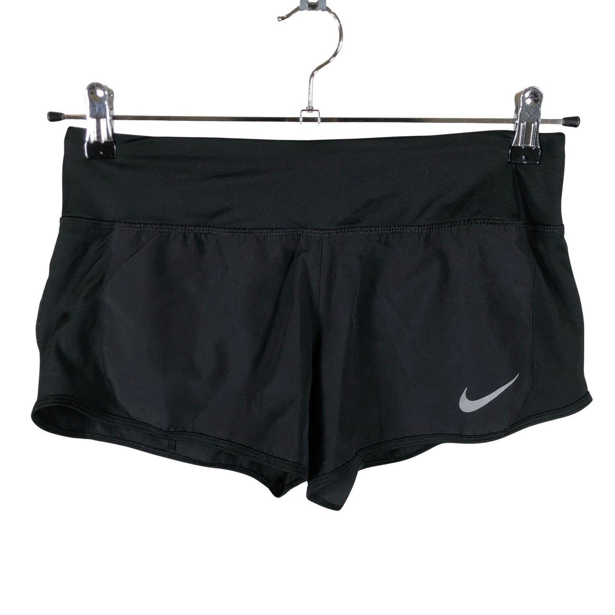 Naisten Nike - Urheilushortsit, koko 36 - Musta (1)