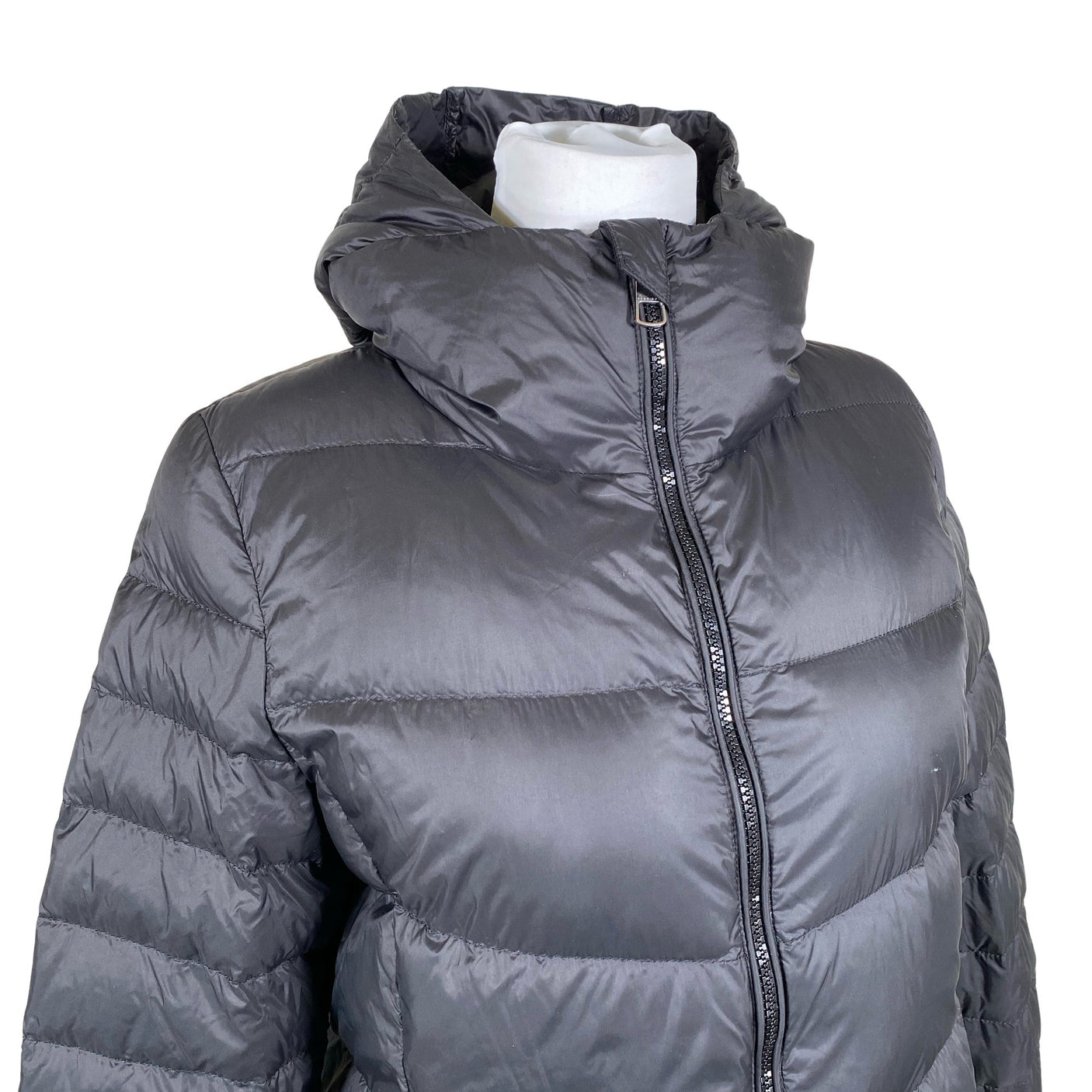 Naisten Hugo Boss - Untuvatakki, koko 38 - Musta (3)
