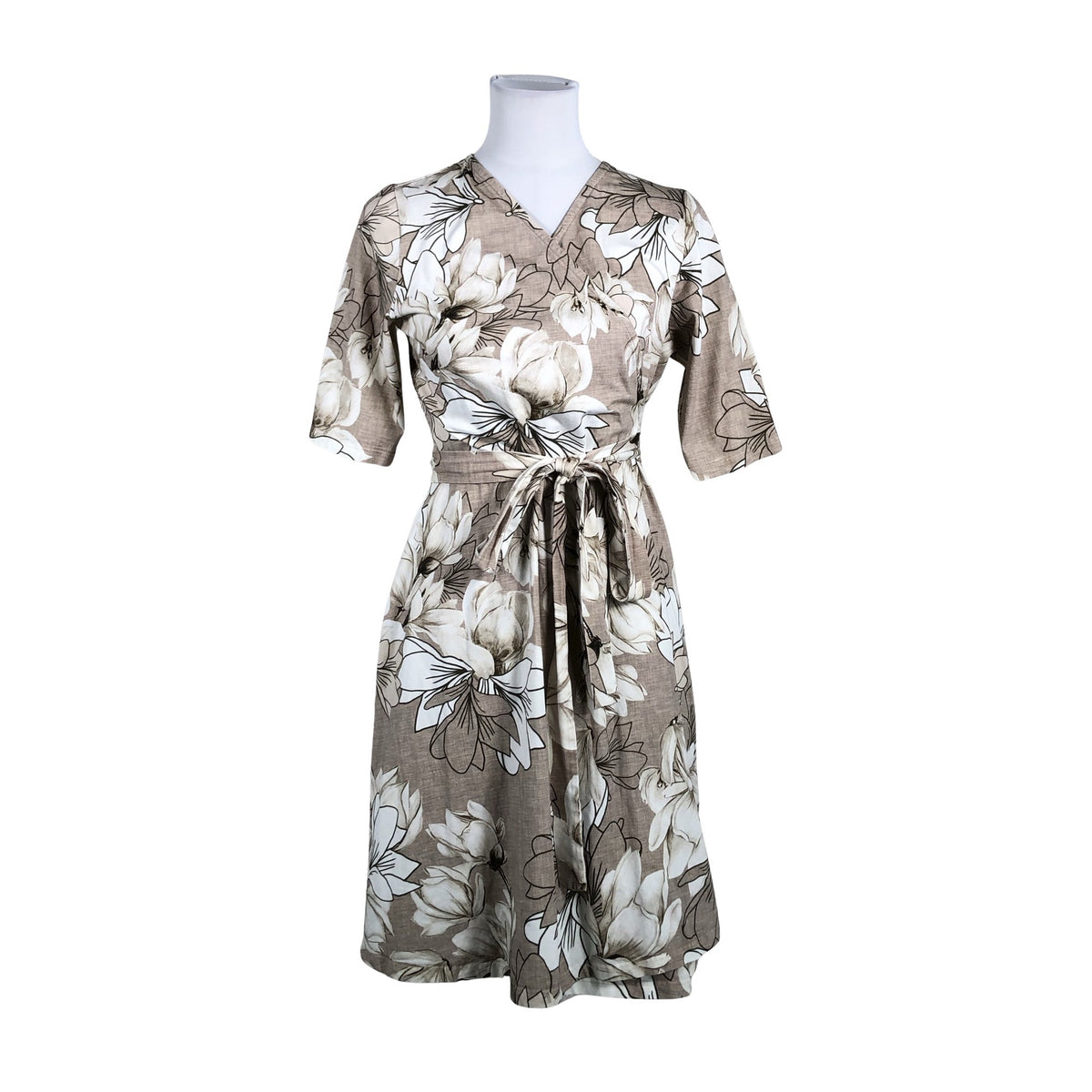 Naisten Versonpuoti - Trikoomekko, koko 40 - Beige (1)