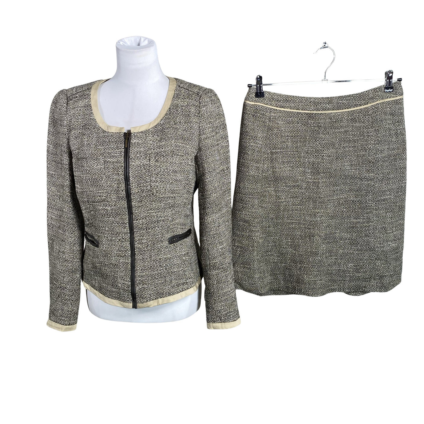 Naisten Weekend by MaxMara - Jakkupuku, koko 40 - Beige (1)