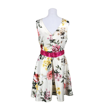 Naisten Rinascimento - Juhlamekko, koko 40 - Luonnonvalkoinen (2)