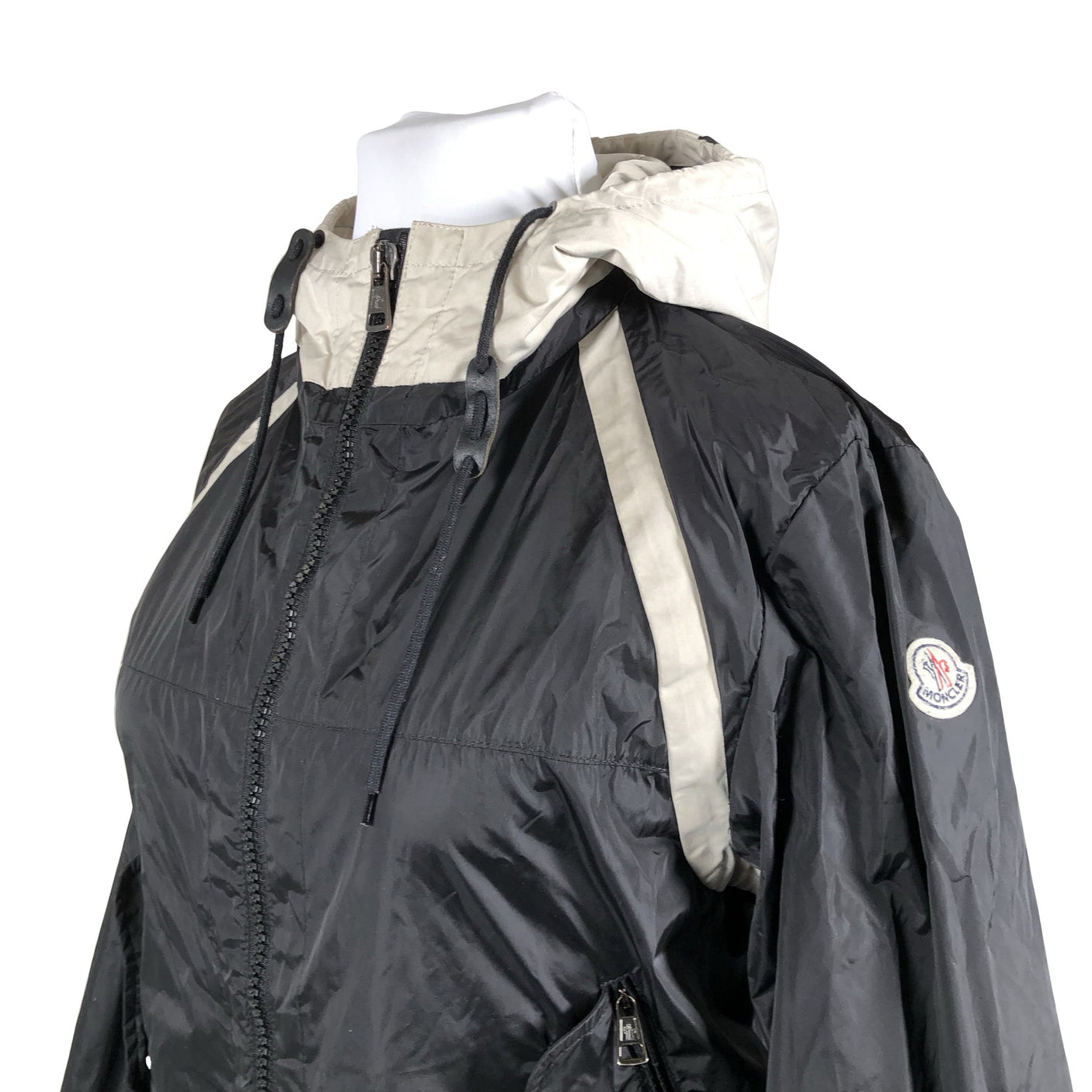 Naisten Moncler - Ulkoilutakki, koko 42 - Musta (2)