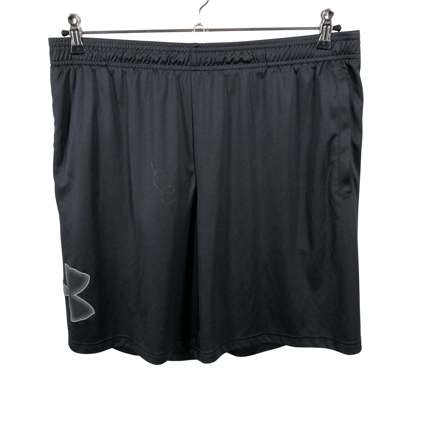 Miesten Under Armour - Urheilushortsit, koko XL - Musta (2)