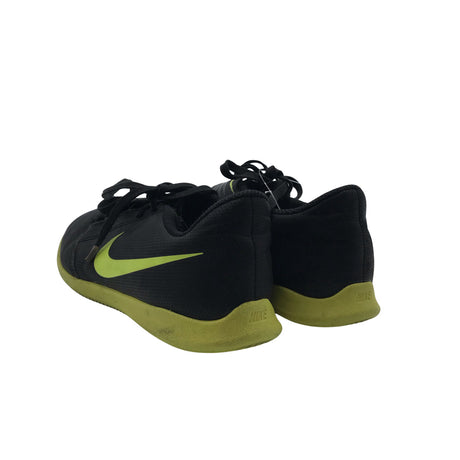 Unisex Nike - Sisäliikuntakengät, koko 33 - Musta (2)