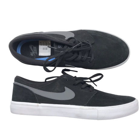 Miesten Nike - Tennarit, koko 43 - Musta ()