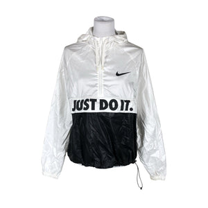 Naisten Nike - Ulkoilutakki, koko 38 - Musta (1)
