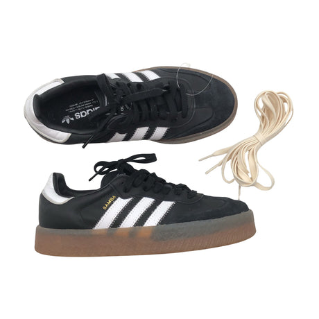 Naisten Adidas - Tennarit, koko 39 - Musta ()