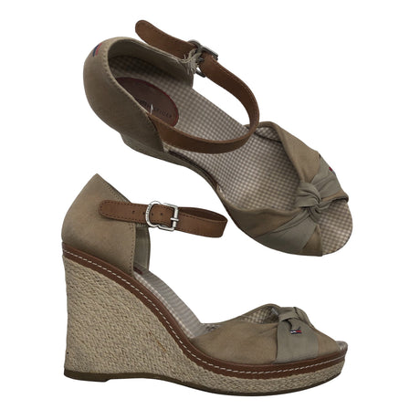 Naisten Tommy Hilfiger - Kiilakorkosandaalit, koko 39 - Beige ()