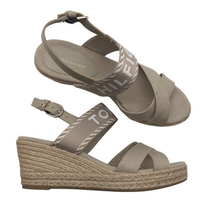 Naisten Tommy Hilfiger - Kiilakorkosandaalit, koko 40 - Beige (1)