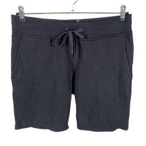 Naisten Peak Performance - Collegeshortsit, koko 40 - Musta (1)