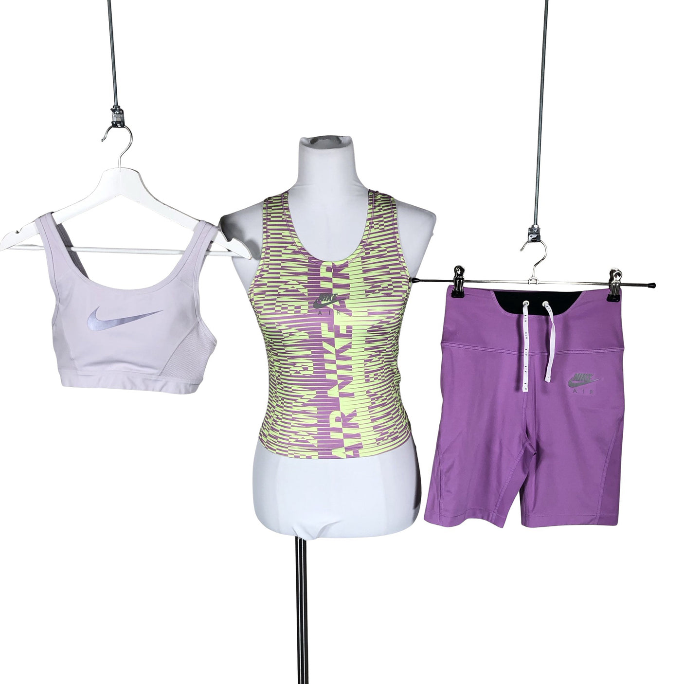 Naisten Nike - Urheilutoppi, koko 34 - Violetti (2)