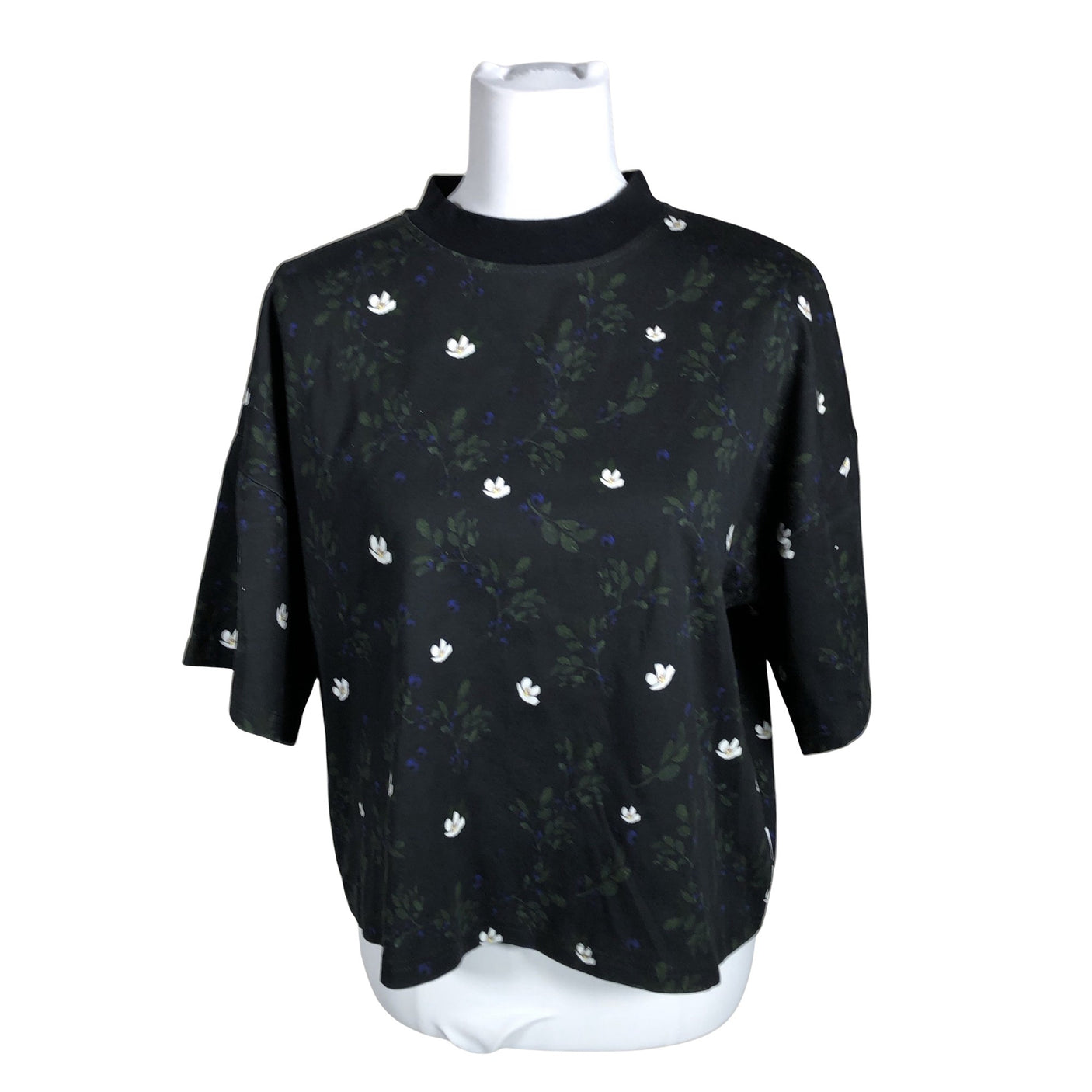 Naisten Riva Clothing - T-paita, koko 38 - Musta (1)