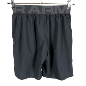 Naisten Under Armour - Urheilushortsit, koko 36 - Musta (2)