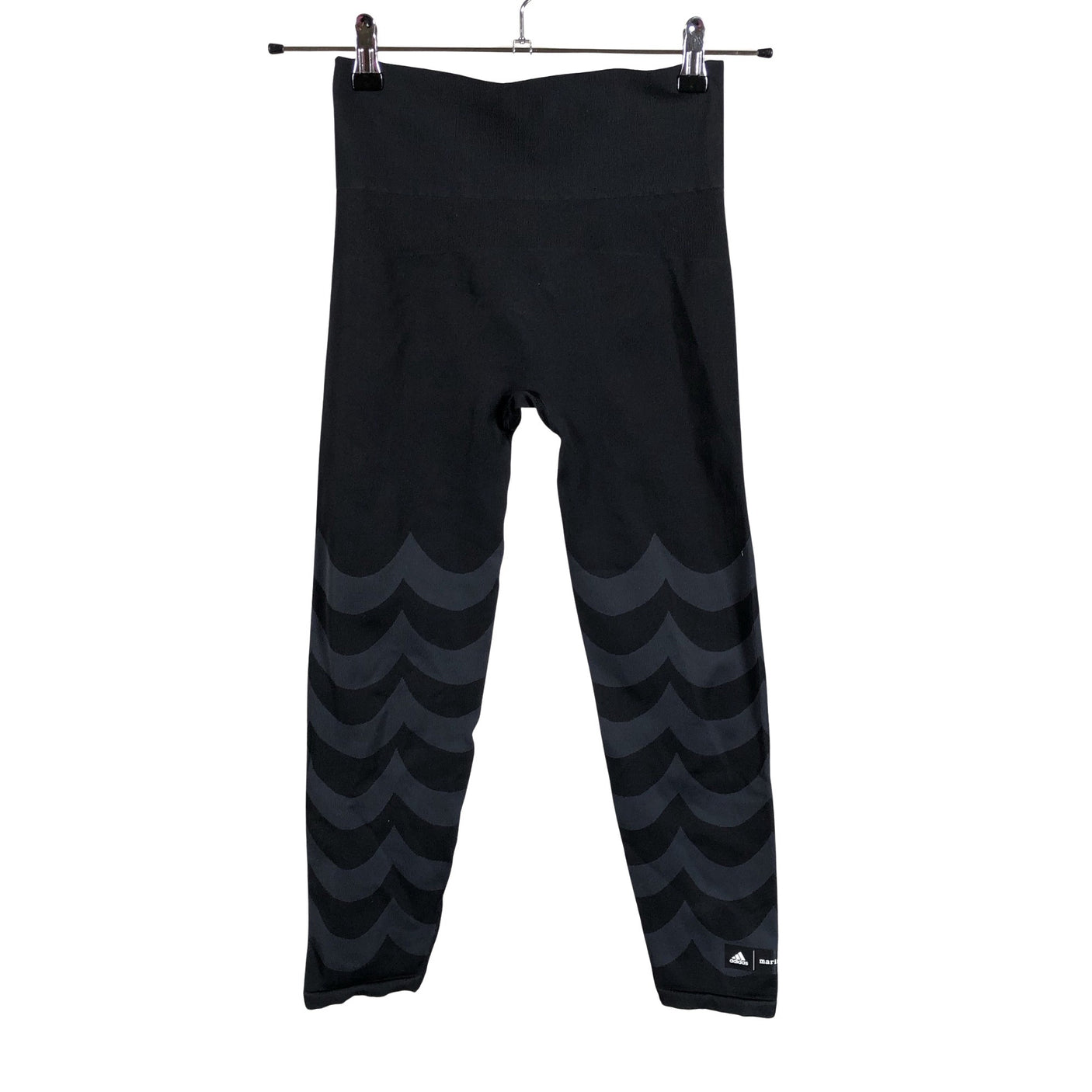 Naisten Adidas - Urheilutrikoot, koko 38 - Musta (1)