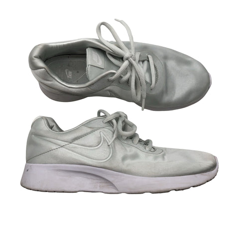 Naisten Nike - Lenkkarit, koko 38 - Harmaa ()