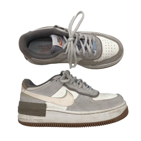 Naisten Nike - Tennarit, koko 36 - Harmaa ()