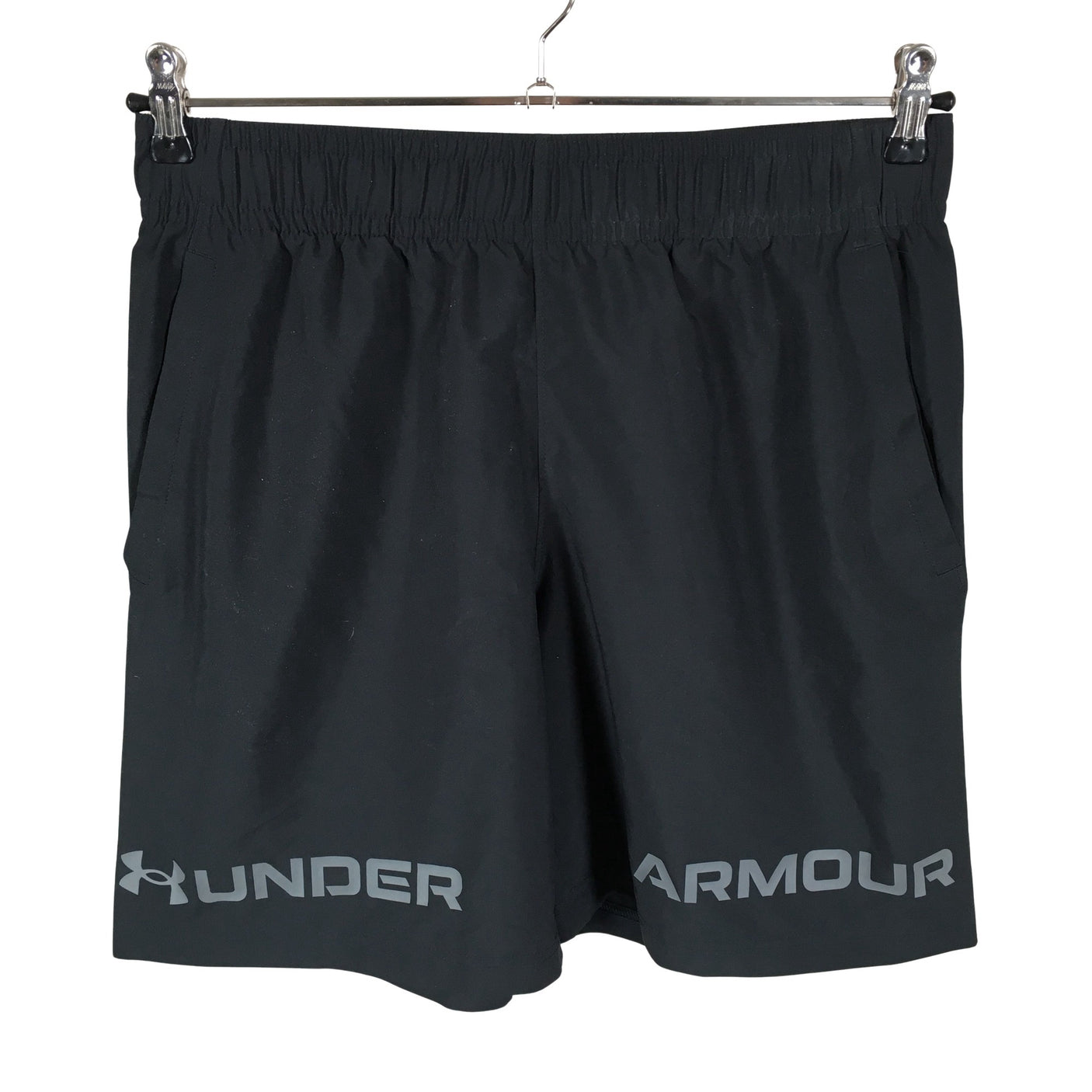 Miesten Under Armour - Urheilushortsit, koko L - Musta (1)