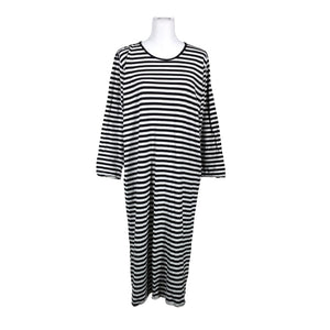 Naisten Finnwear - Trikoomekko, koko 40 - Musta (1)