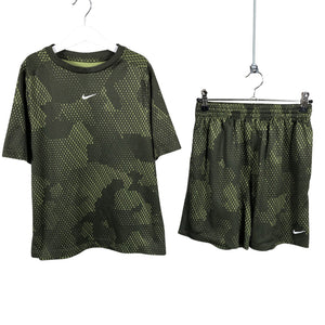 Unisex Nike - Urheiluasu, koko 146 - 152 - Vihreä (1)