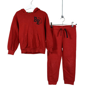 Unisex Benetton - Collegeasu, koko 104 - 110 - Punainen (1)