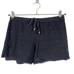 Naisten Vince Camuto - Shortsit, koko 34 - Musta (1)