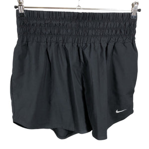 Naisten Nike - Urheilushortsit, koko 40 - Musta (1)