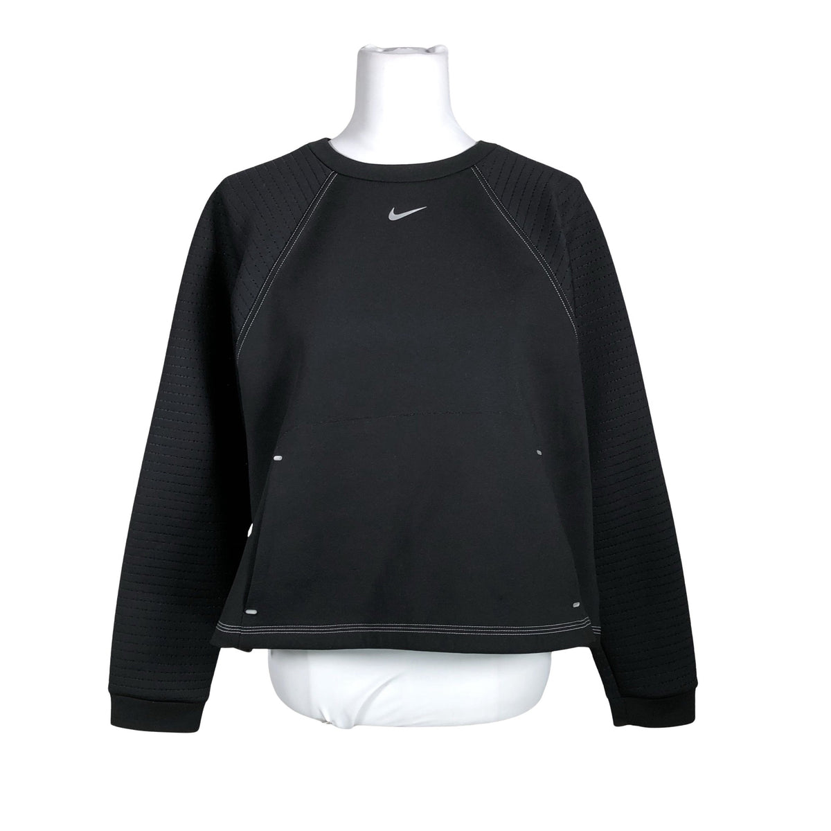 Naisten Nike - Urheilupaita, pitkät hihat, koko 40 - Musta (1)