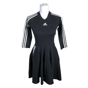 Naisten Adidas - Trikoomekko, koko 36 - Musta (1)