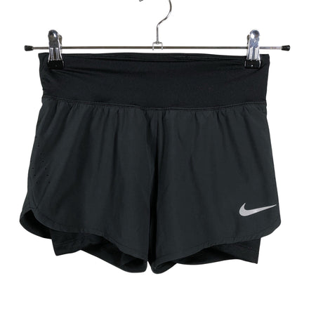 Naisten Nike - Urheilushortsit, koko 34 - Musta ()