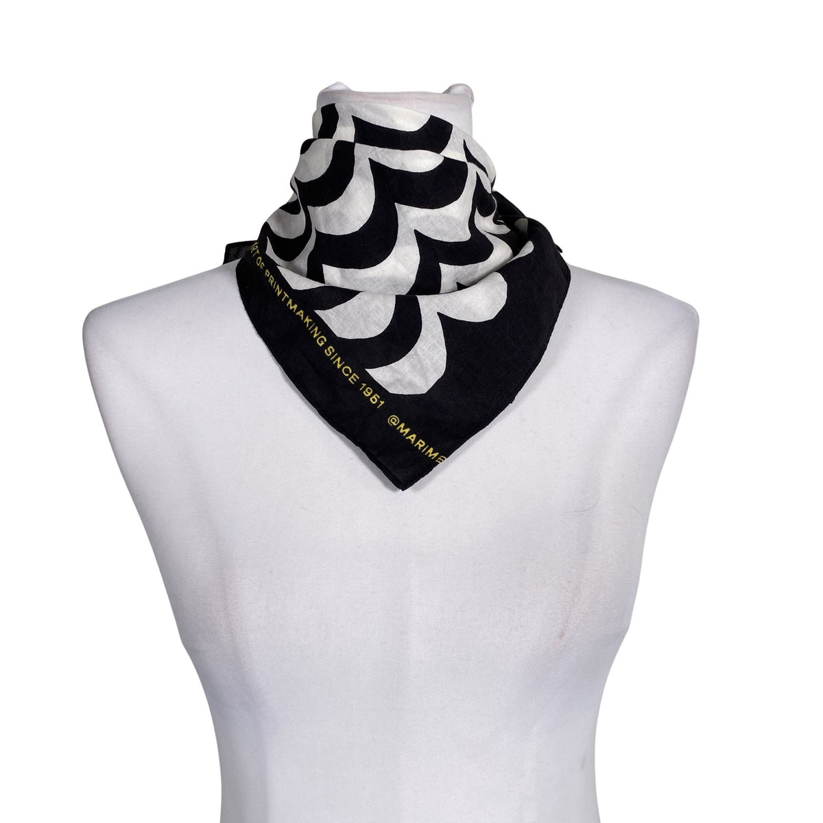 Naisten Marimekko - Huivi, koko Midi - Musta (1)