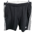 Miesten Adidas - Collegeshortsit, koko XL - Musta ()