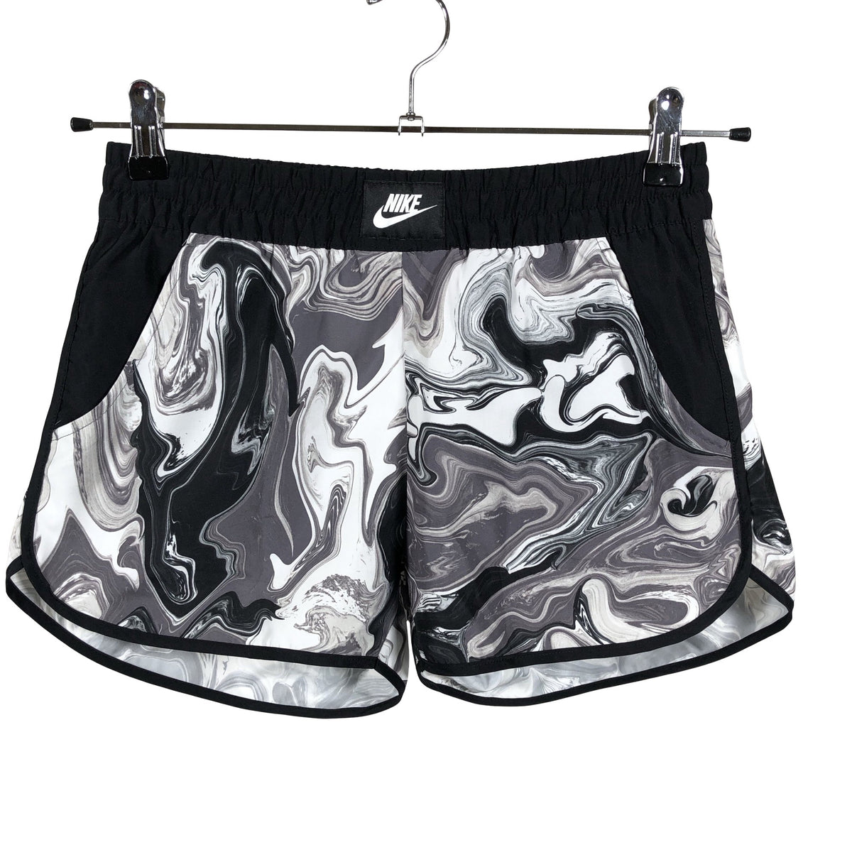 Naisten Nike - Urheilushortsit, koko 34 - Musta (1)