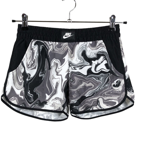 Naisten Nike - Urheilushortsit, koko 34 - Musta ()