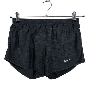 Naisten Nike - Urheilushortsit, koko 34 - Musta (1)