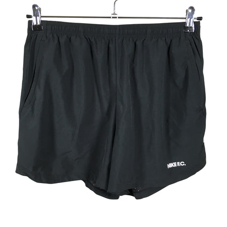Naisten Nike - Urheilushortsit, koko 38 - Musta ()