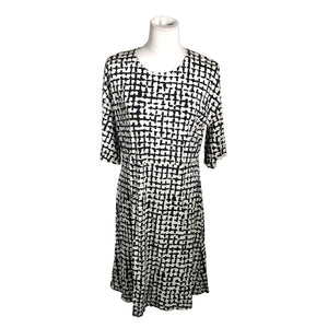 Naisten Marimekko - Trikoomekko, koko 40 - Valkoinen (1)