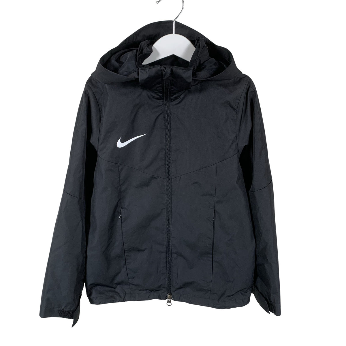 Unisex Nike - Ulkoilutakki, koko 128 - 134 - Musta (1)