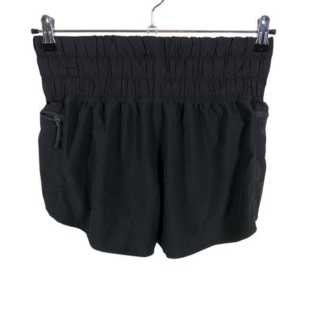 Naisten Under Armour - Urheilushortsit, koko 38 - Musta ()