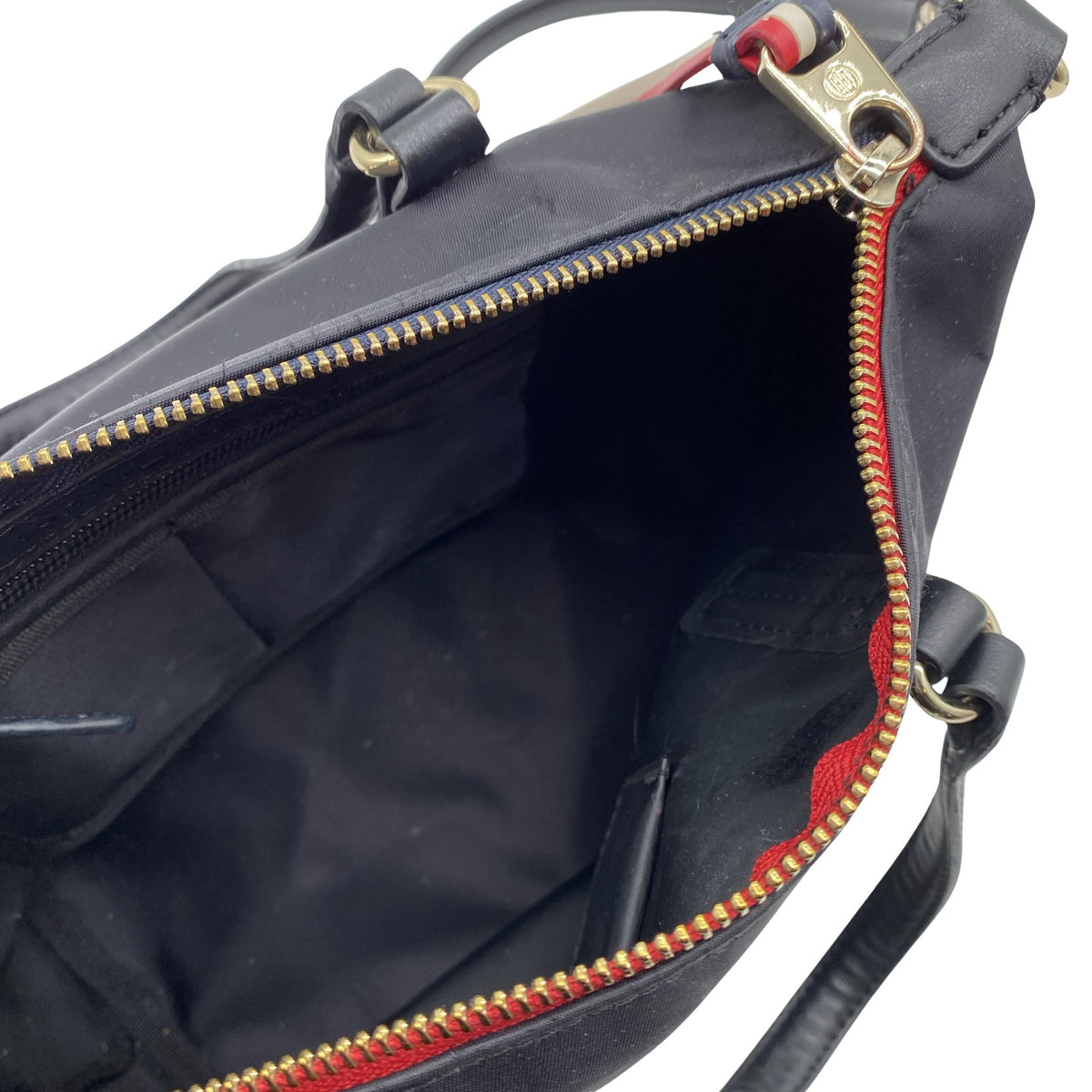 Naisten Tommy Hilfiger - Käsilaukku, koko Midi - Musta (2)