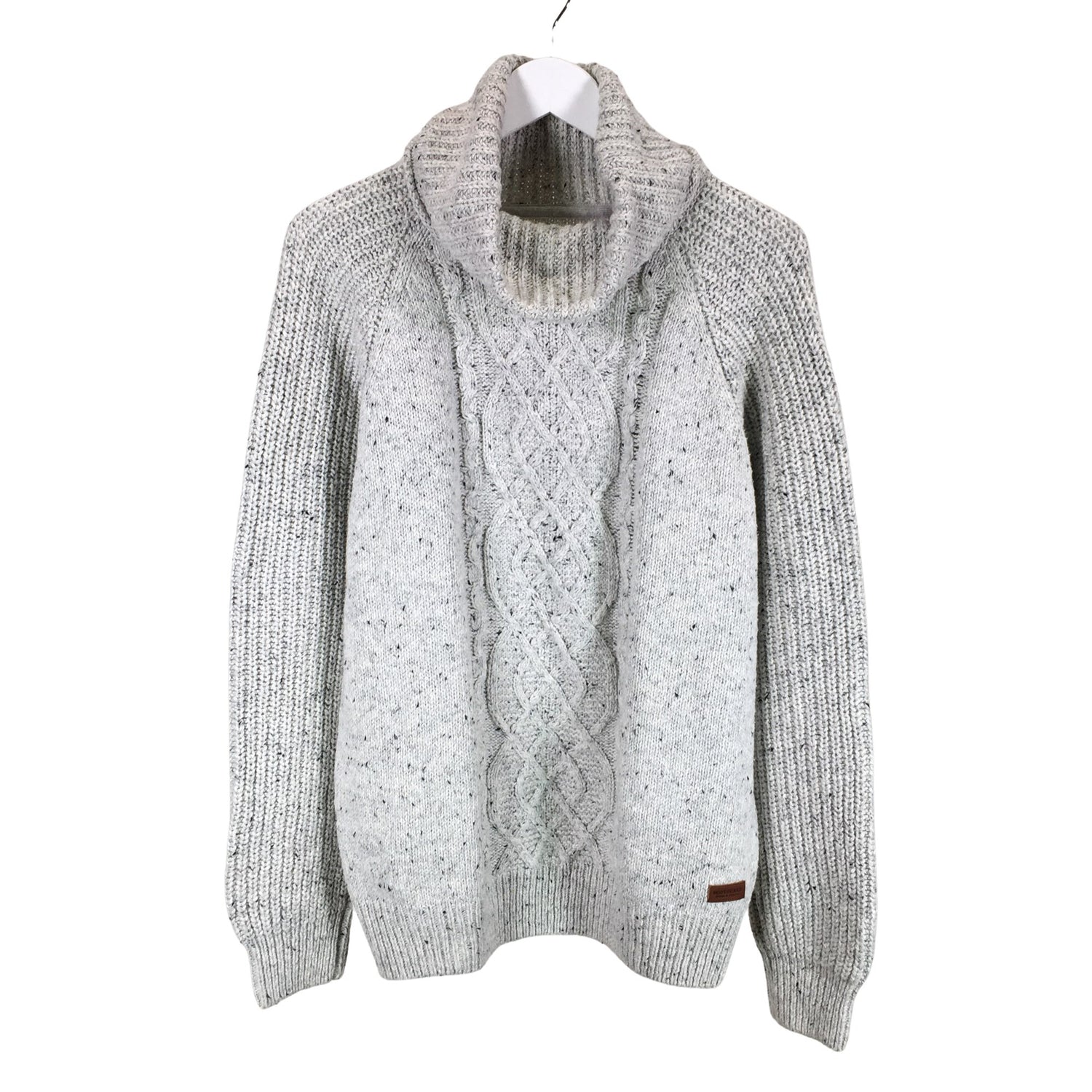  Neulepaita  Neulepaita, koko L  Bodyguard 