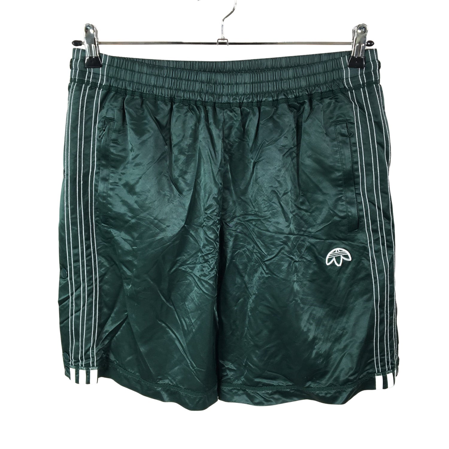  Urheilushortsit  Urheilushortsit, koko L  Adidas 