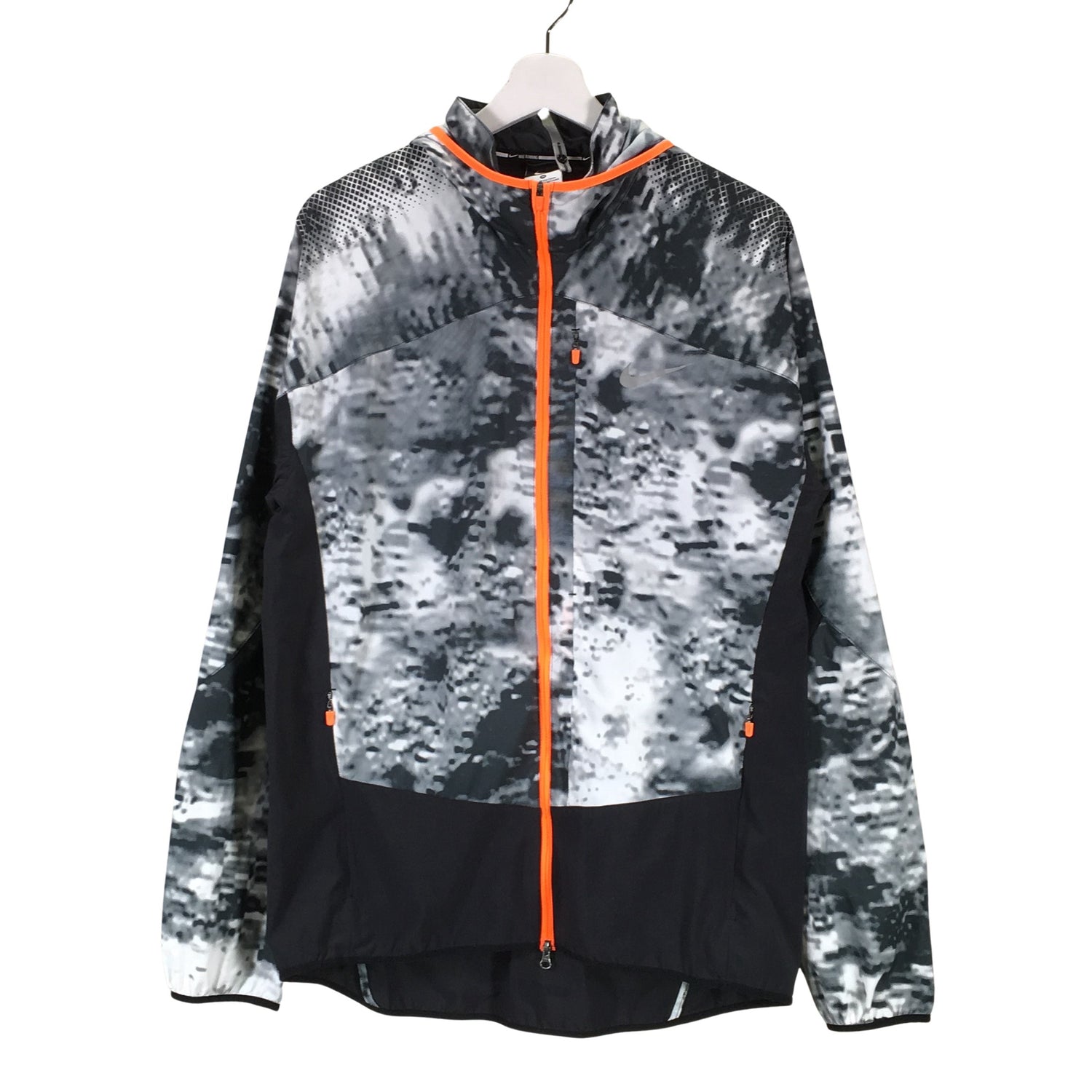  Urheilutakki  Urheilutakki, koko M  Nike 