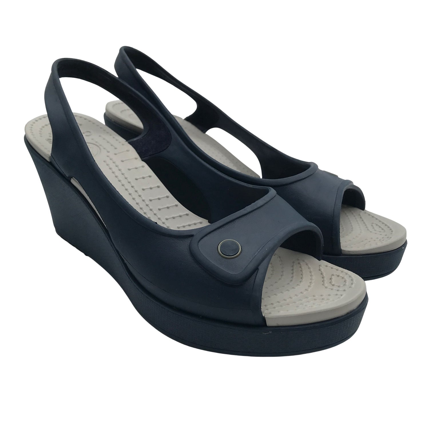  Kiilakorkosandaalit  Kiilakorkosandaalit, koko 40  Crocs 