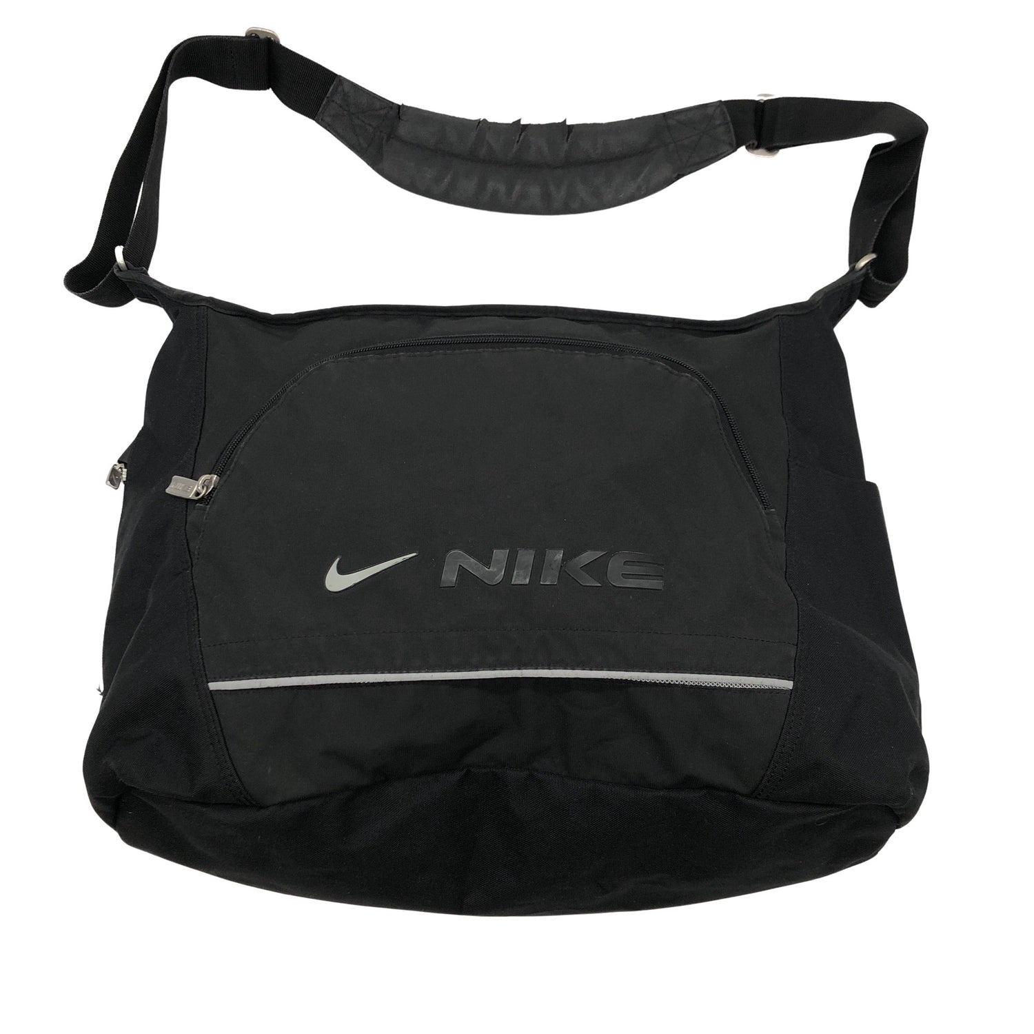 Urheilukassi  Urheilukassi, koko Maxi  Nike 