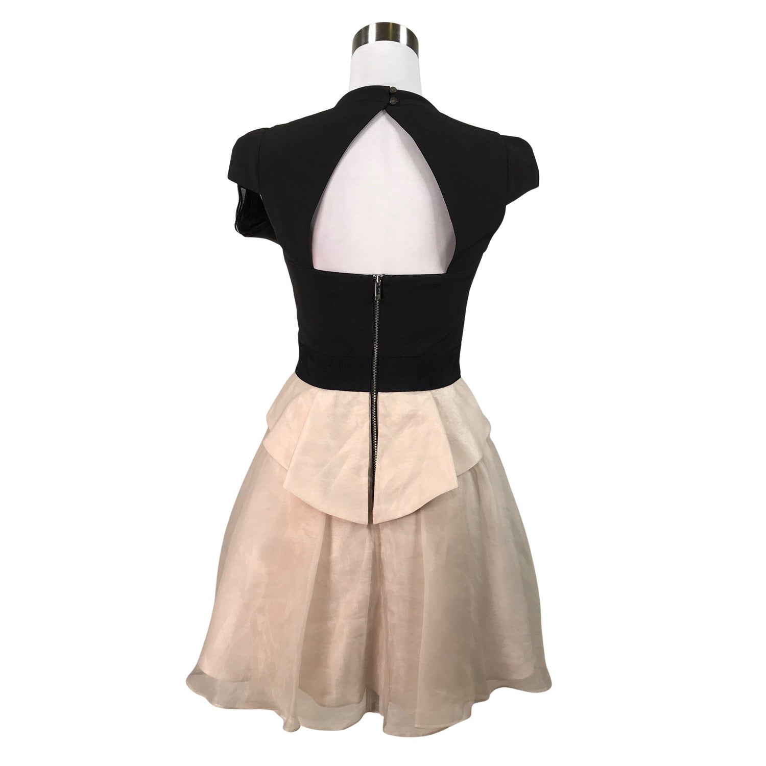  Juhlamekko  Juhlamekko, koko 36  Karen Millen 