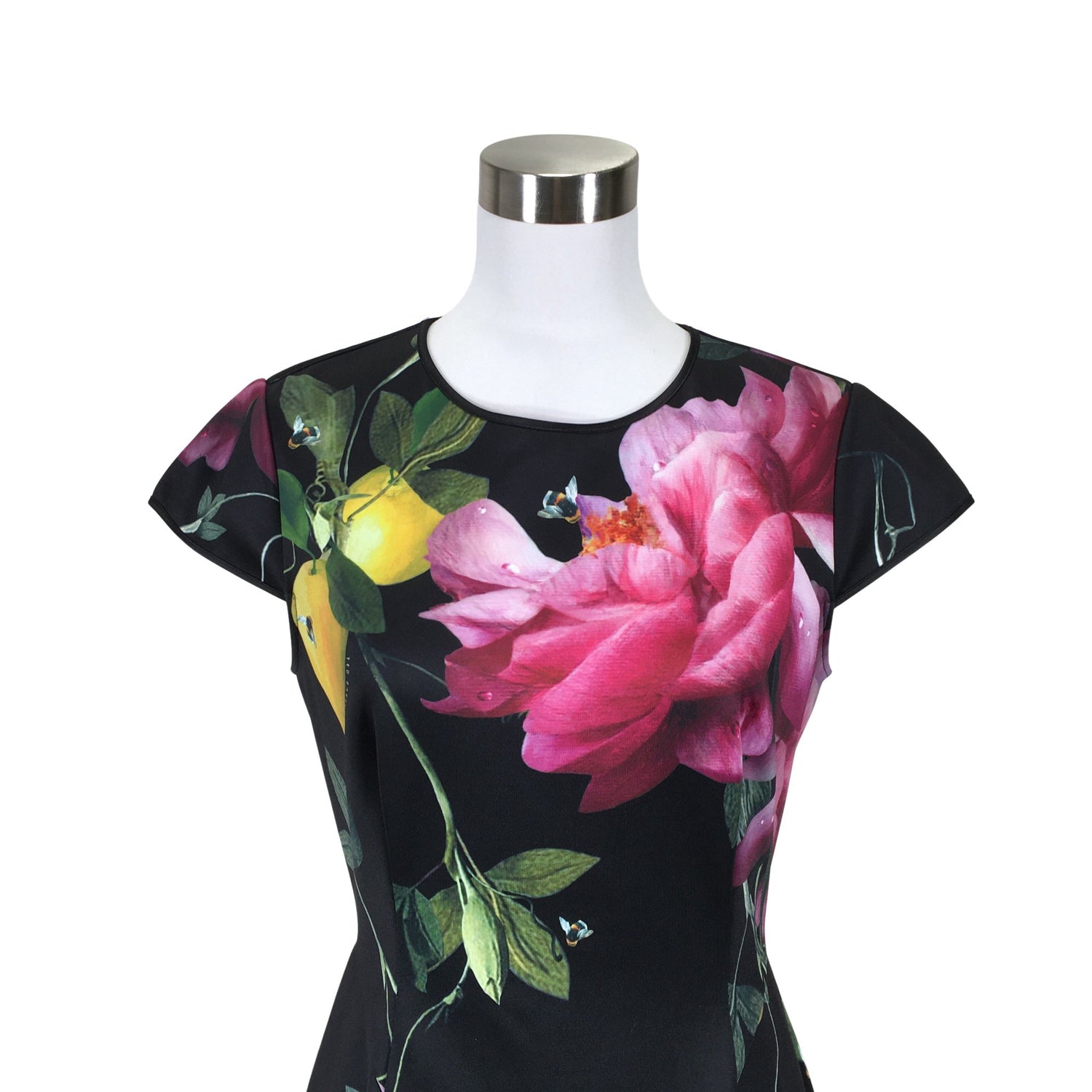  Mekko  Trikoomekko, koko 38  Ted Baker 