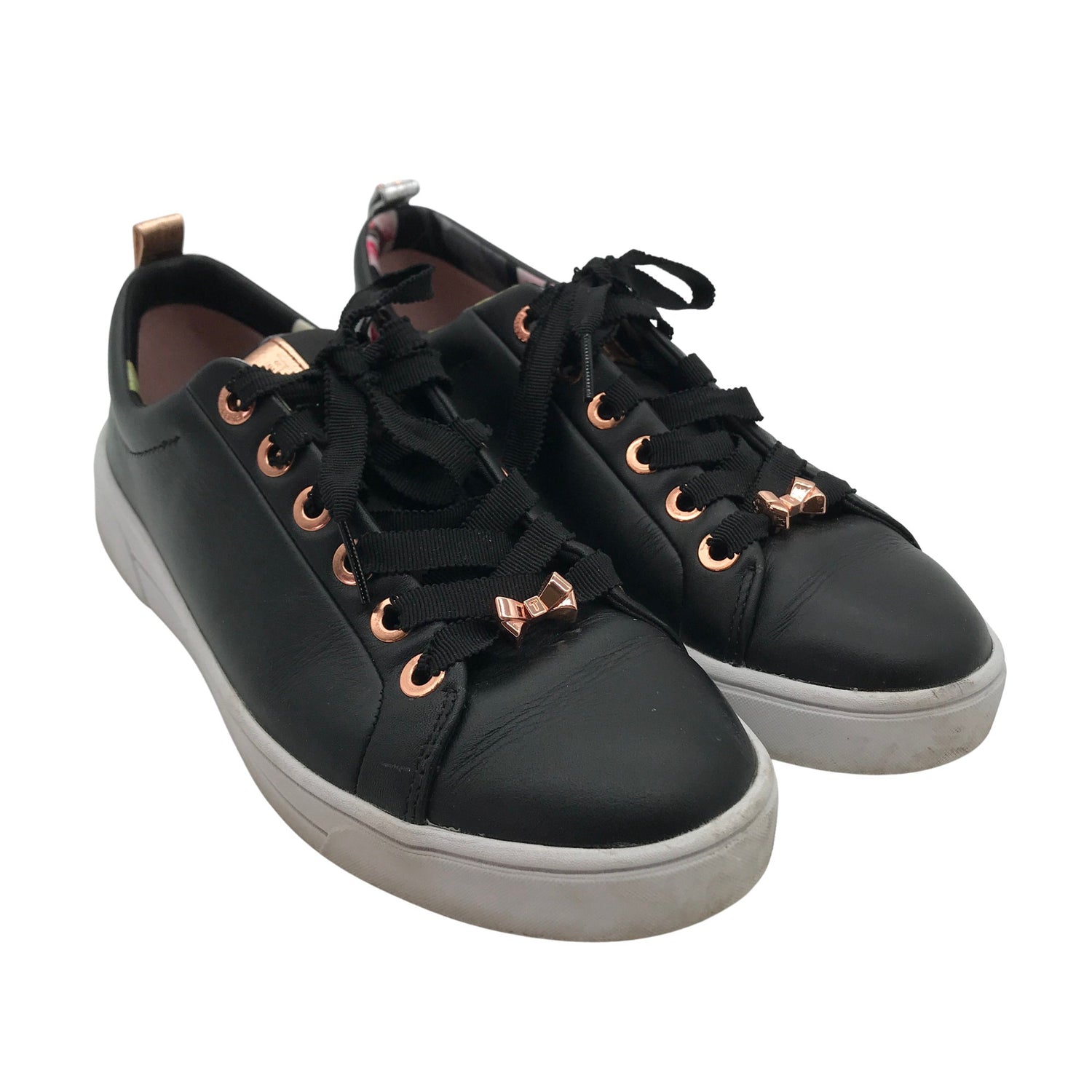  Tennarit  Tennarit, koko 38  Ted Baker 