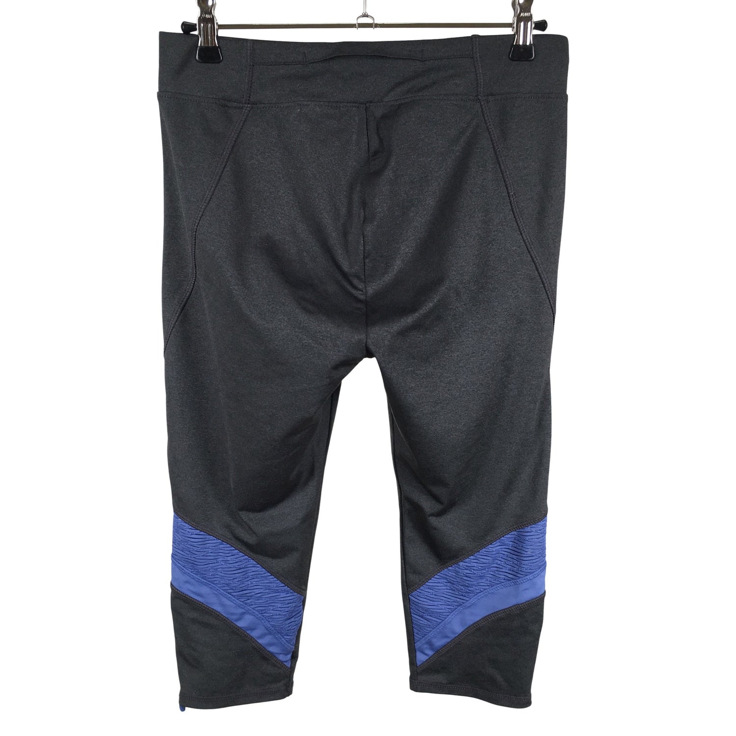  Urheilucaprit  Urheilucaprit, koko 146 - 152  Danskin 