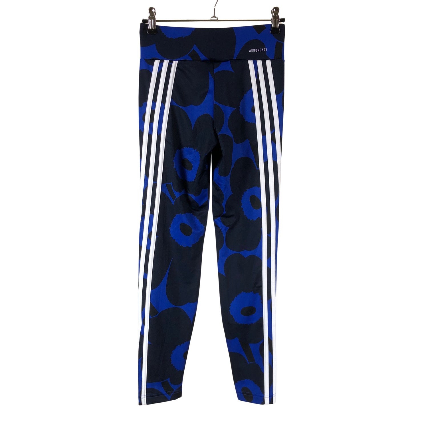  Urheilutrikoot  Urheilutrikoot, koko 146 - 152  Adidas 